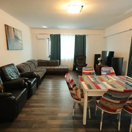 Adrian Apostol アパート *