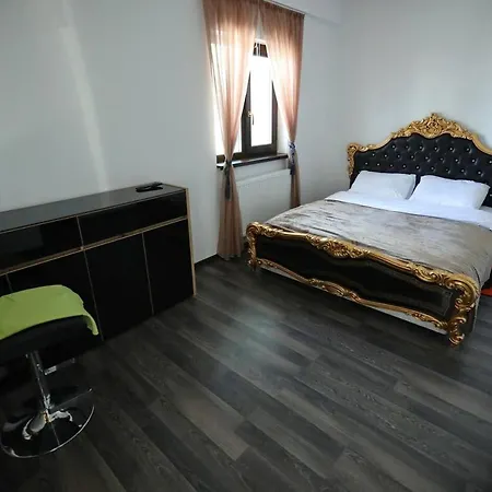 Adrian Apostol Apartamento
